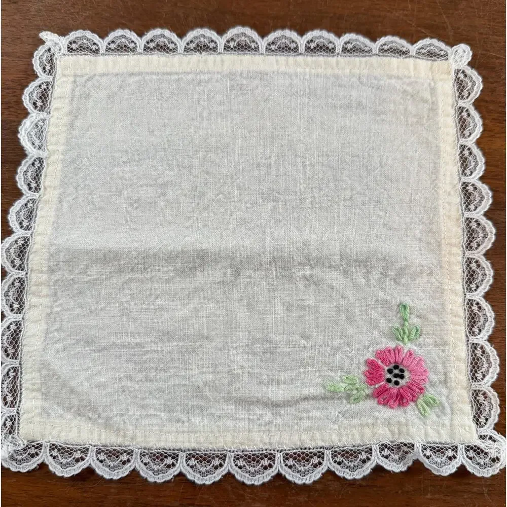 Set of 4 Vintage Embroidered Handkerchiefs White Lace Trim Pink Flower